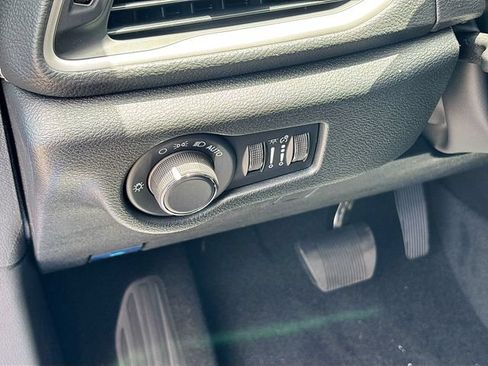New 2027 Chrysler Pacifica Select FWD image 22