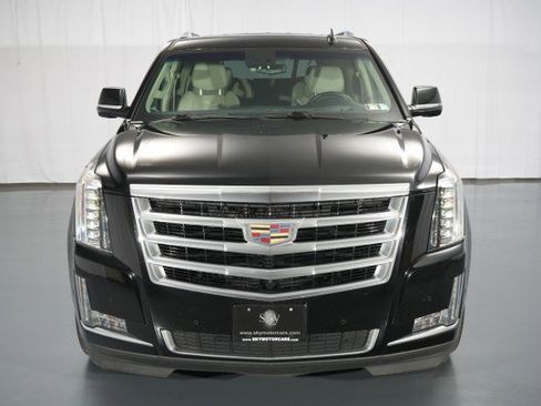 Used 2020 Cadillac Escalade Luxury image 8