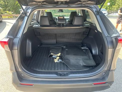 Used 2022 Toyota RAV4 XLE AWD/4WD image 13