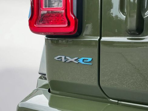 Used 2024 Jeep Wrangler High Altitude AWD/4WD image 19