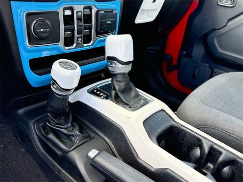 Used 2021 Jeep Wrangler Unlimited Islander image 15