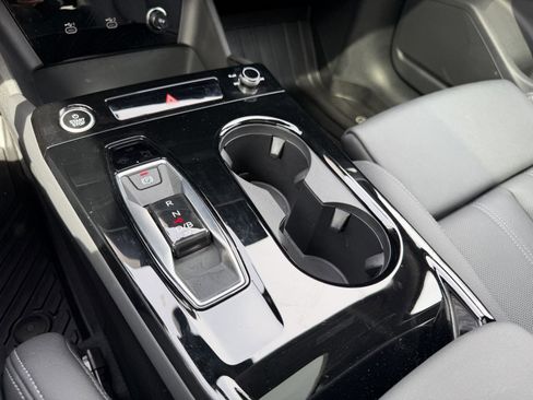 Used 2025 Audi Q6 e-tron Premium Plus w/ Premium Plus image 17