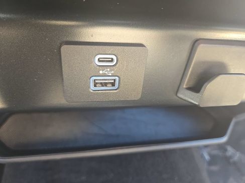 Used 2023 Ford F150 XLT AWD/4WD image 18