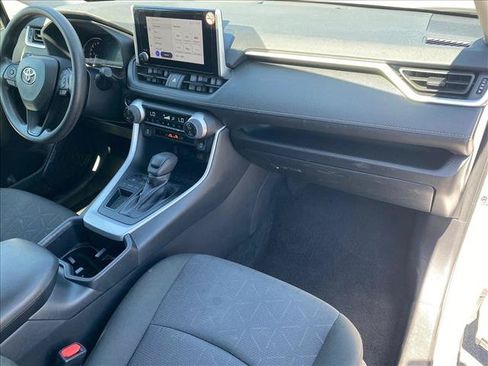 Used 2025 Toyota RAV4 XLE FWD image 28