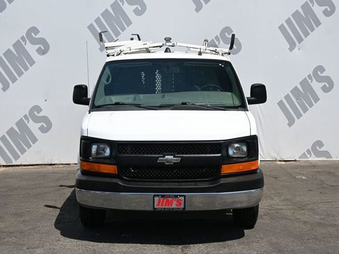 Used 2014 Chevrolet Express 2500 RWD image 2