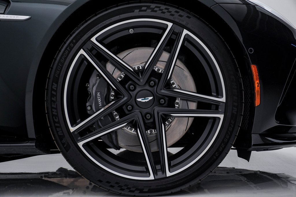 Used 2026 Aston Martin V8 Vantage Roadster RWD image 8