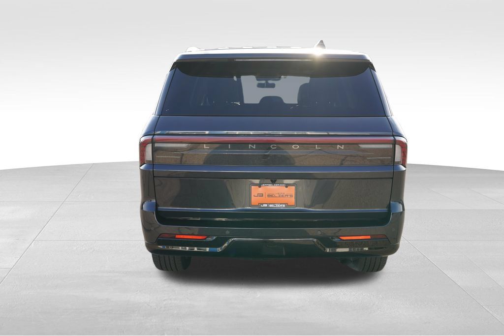 Used 2025 Lincoln Navigator Reserve AWD/4WD image 6