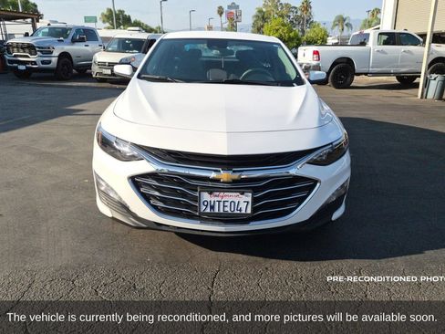 Used 2024 Chevrolet Malibu LT FWD image 2