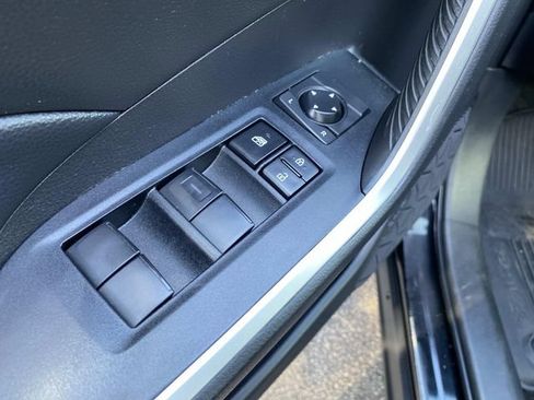 Used 2022 Toyota RAV4 LE AWD/4WD image 34
