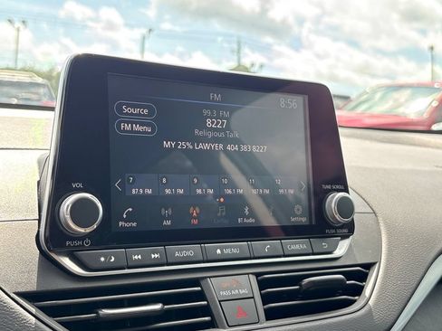 Used 2025 Nissan Altima 2.5 S FWD image 12
