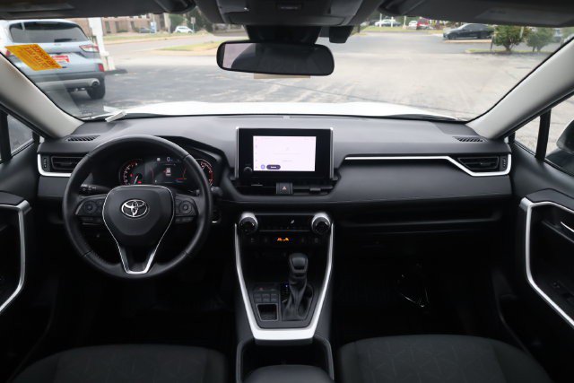 Used 2025 Toyota RAV4 XLE w/ Weather Package AWD/4WD image 7