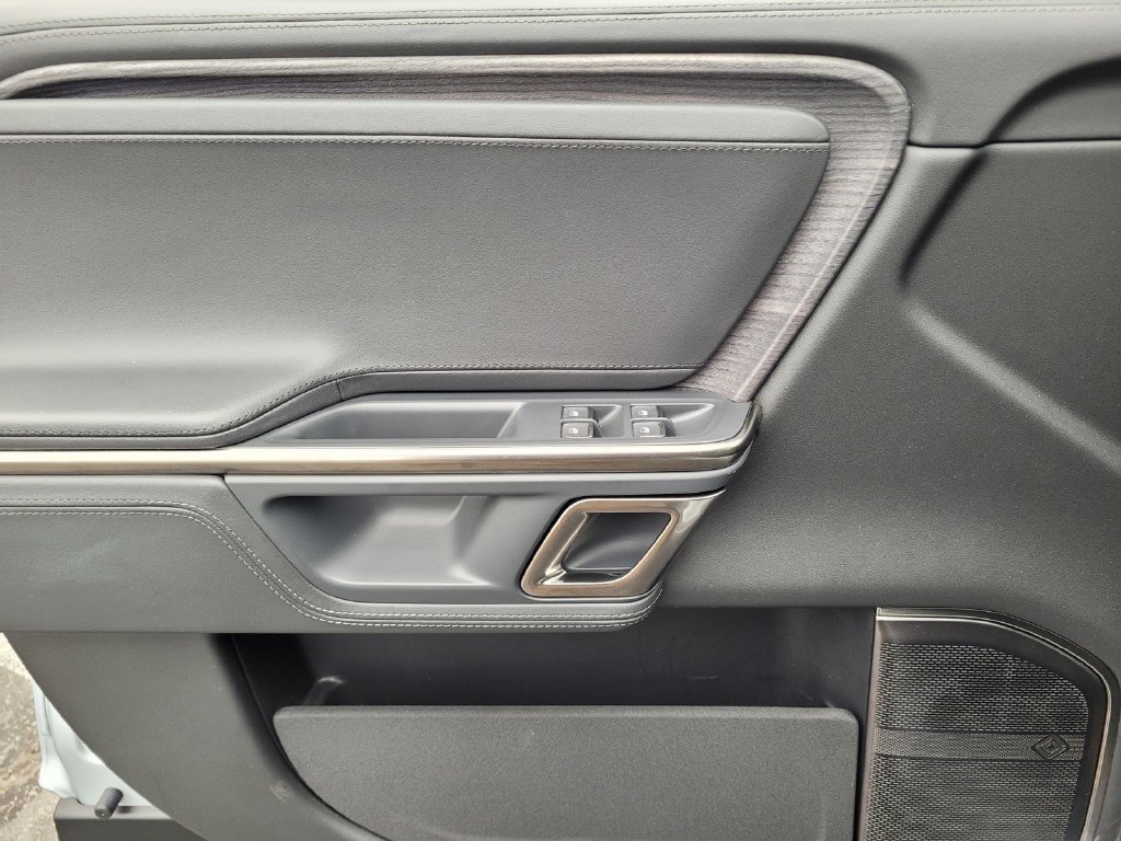 Used 2023 Rivian R1S Adventure Dual AWD/4WD image 17
