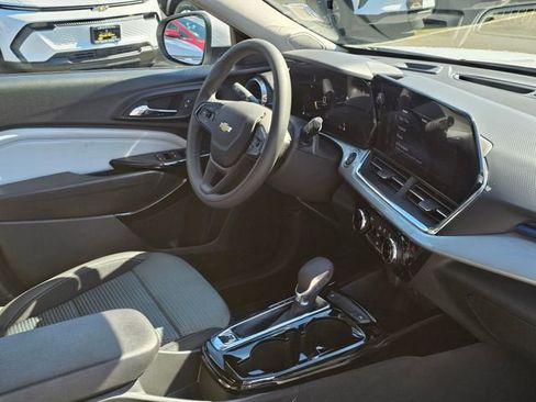 New 2026 Chevrolet Trax LT FWD image 10