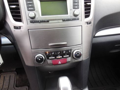 Used 2014 Subaru Outback 2.5i Premium AWD/4WD image 14