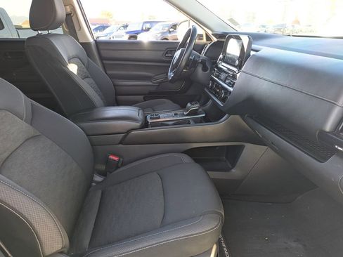 Used 2023 Nissan Pathfinder SV AWD/4WD image 37