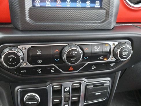 Used 2020 Jeep Wrangler Unlimited Rubicon AWD/4WD image 24