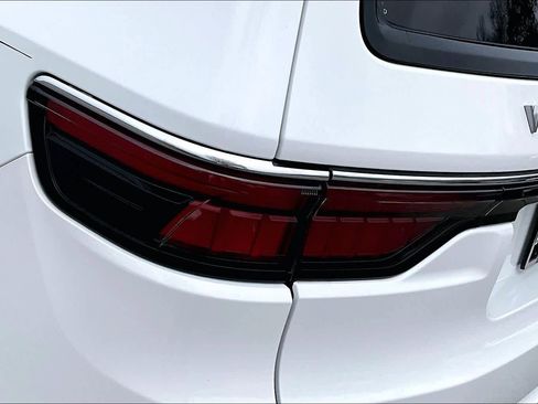 Used 2023 Jeep Wagoneer image 30