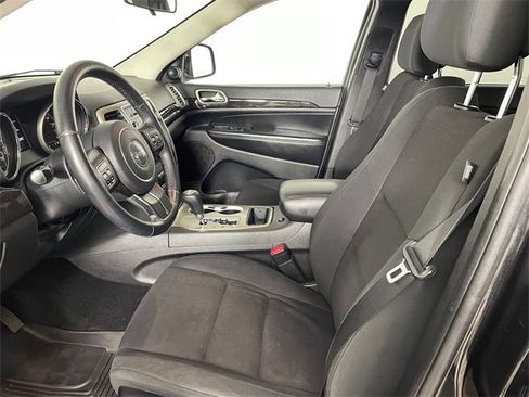 Used 2012 Jeep Grand Cherokee Laredo image 2