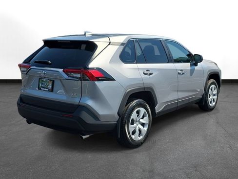 Used 2025 Toyota RAV4 LE AWD/4WD image 5