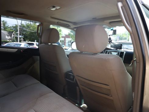 Used 2007 Toyota 4Runner SR5 AWD/4WD image 34