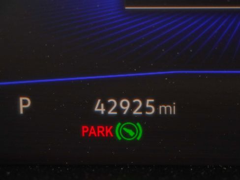 Used 2023 Volkswagen Tiguan SE image 16