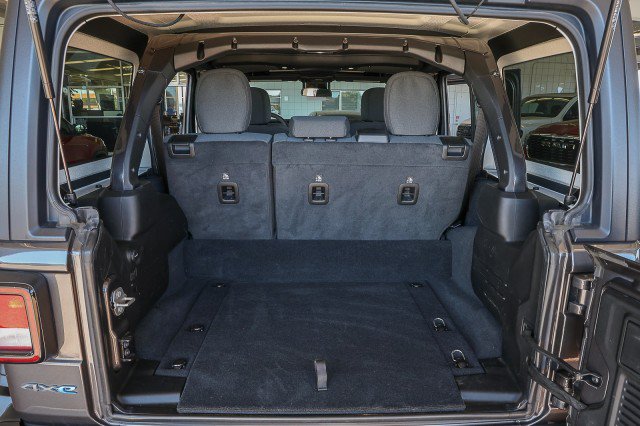 Used 2024 Jeep Wrangler Unlimited AWD/4WD image 29