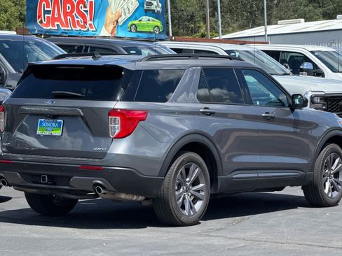 Used 2023 Ford Explorer XLT w/ Equipment Group 202A AWD/4WD image 4