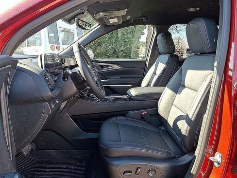 New 2026 Chevrolet Traverse LT w/ Enhanced Driving Package image 12