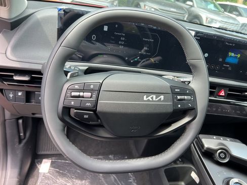 New 2025 Kia EV6 Light w/ Light LR Technology Package image 10