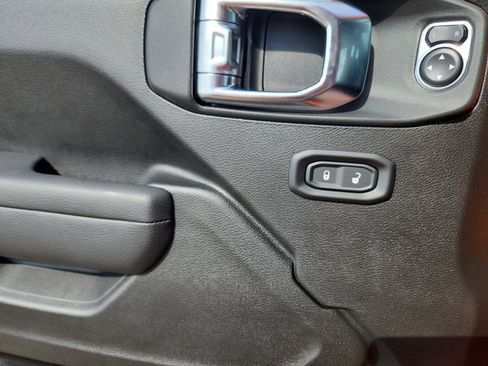 New 2025 Jeep Wrangler Unlimited Rubicon 4xe w/ Convenience Group image 14