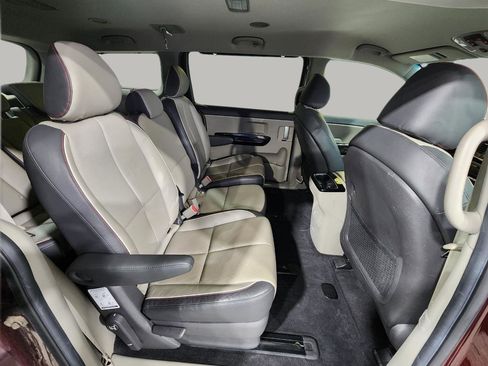 Used 2015 Kia Sedona EX FWD image 33