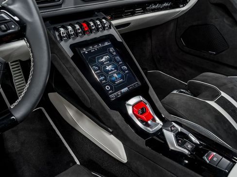 Used 2023 Lamborghini Huracan Tecnica image 23