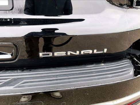Used 2023 GMC Yukon Denali image 23