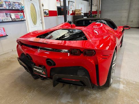 Used 2022 Ferrari SF90 Spider AWD/4WD image 6