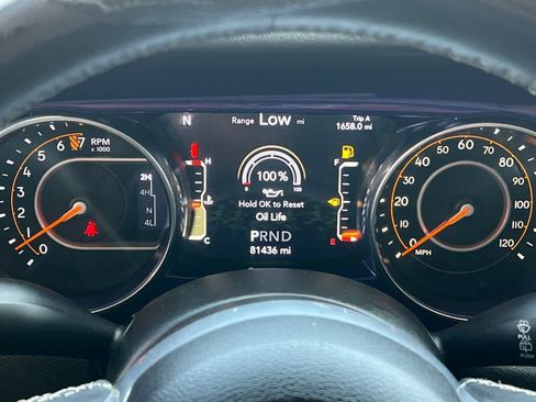 Used 2019 Jeep Wrangler Unlimited Sahara AWD/4WD image 32