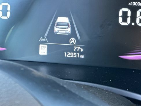 Used 2025 Kia Soul LX w/ LX Technology Package FWD image 26