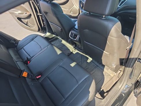 Used 2018 Chevrolet Malibu Premier w/ Driver Confidence Package FWD image 13