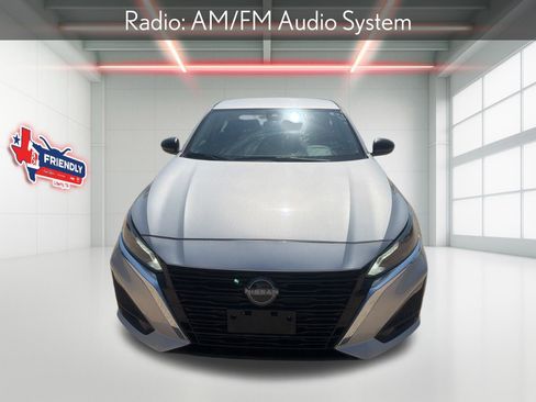 Used 2024 Nissan Altima 2.5 SV image 3