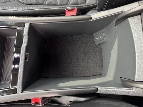 Used 2024 Volkswagen Atlas SE image 24