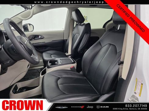 Certified 2024 Chrysler Pacifica Select image 19