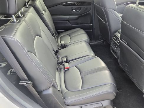 Certified 2025 Honda Pilot Touring image 15