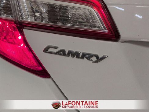 Used 2013 Toyota Camry SE image 10