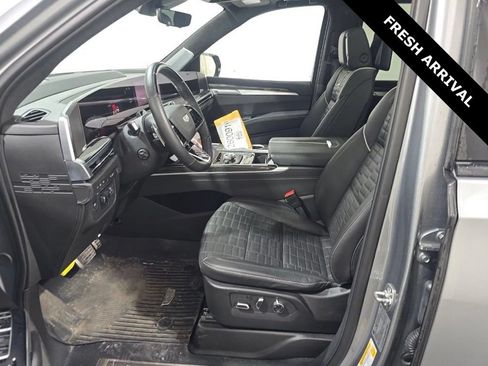 Used 2025 Cadillac Escalade V AWD/4WD image 5