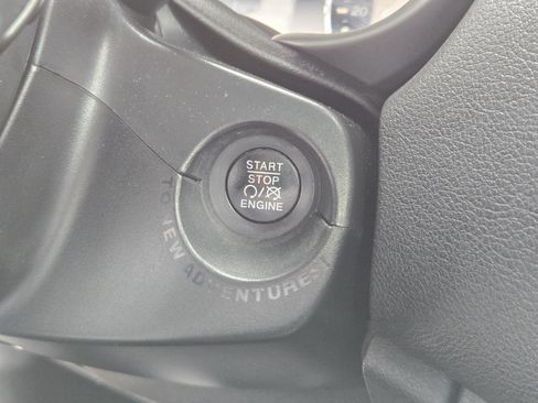 Certified 2019 Jeep Renegade Trailhawk image 12