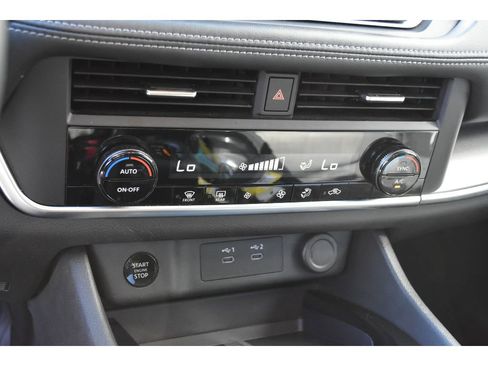 Used 2024 Nissan Rogue SV image 23