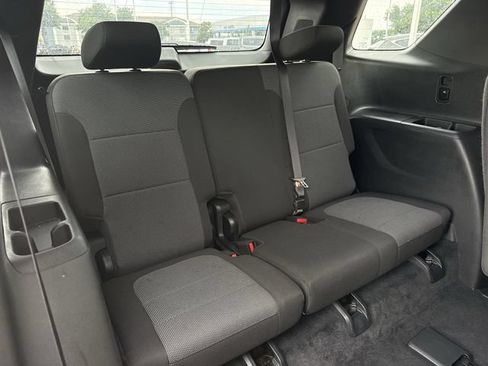 Certified 2023 Chevrolet Traverse LT FWD image 32