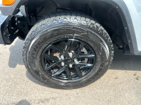 Used 2023 Jeep Wrangler Unlimited Sport AWD/4WD image 28