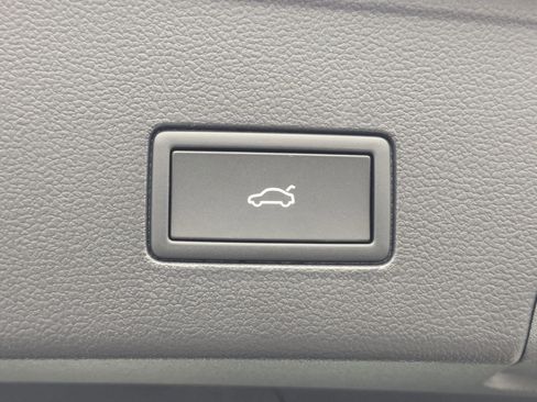 New 2026 Volkswagen Atlas Cross Sport SE image 31