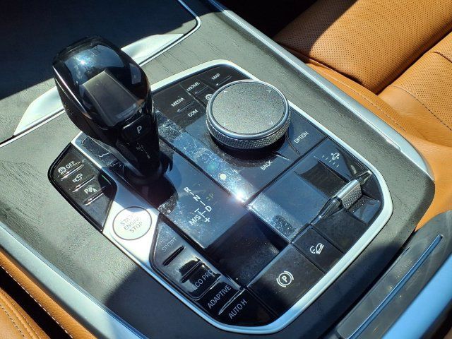 Used 2021 BMW X7 xDrive40i w/ M Sport Package AWD/4WD image 13