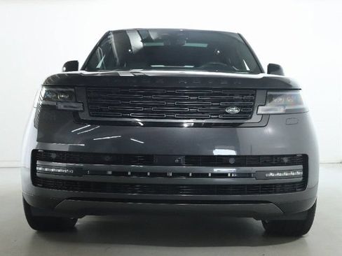 Used 2025 Land Rover Range Rover SE AWD/4WD image 13